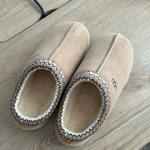 Ugg tasman slippers